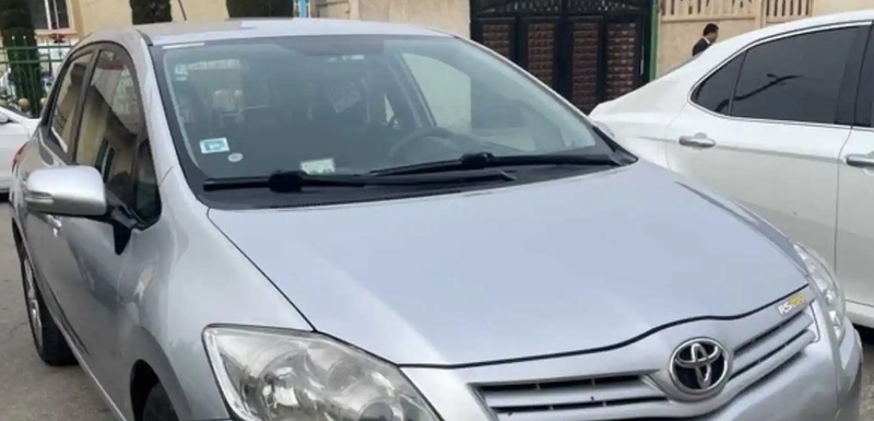 Лобовое стекло на Toyota Auris